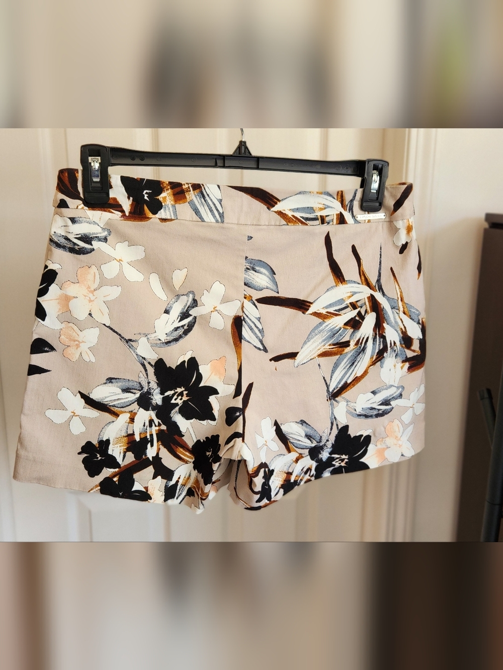 Floral Print Women's Shorts - Beige Multicolor